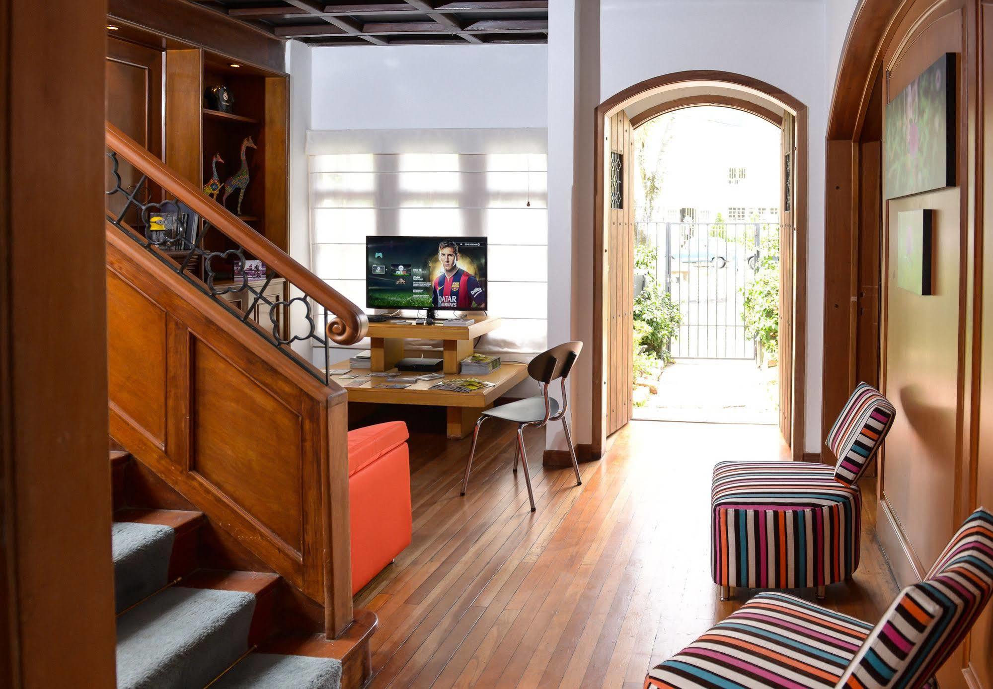 Mi Llave Hostels Богота Екстер'єр фото