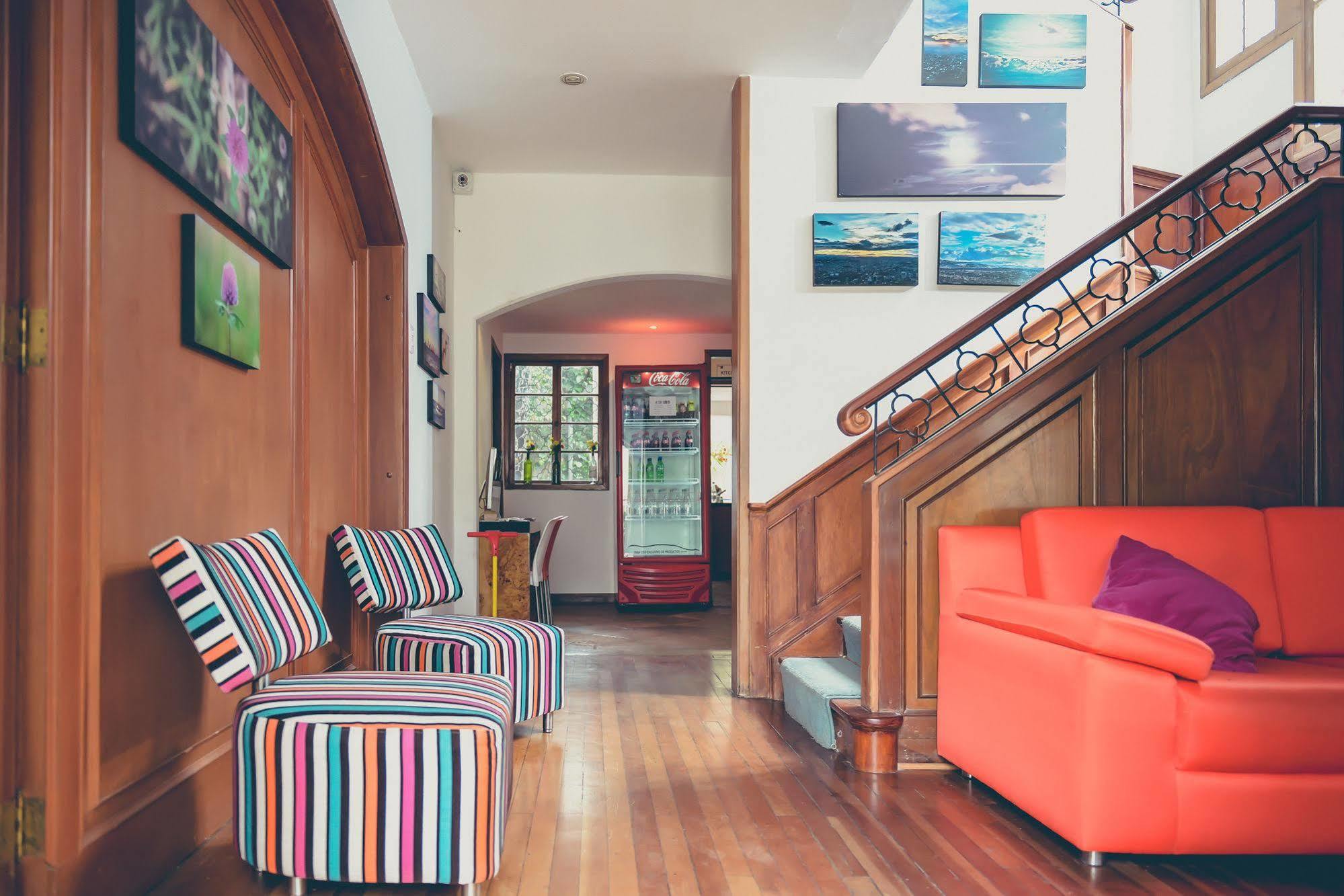 Mi Llave Hostels Богота Екстер'єр фото