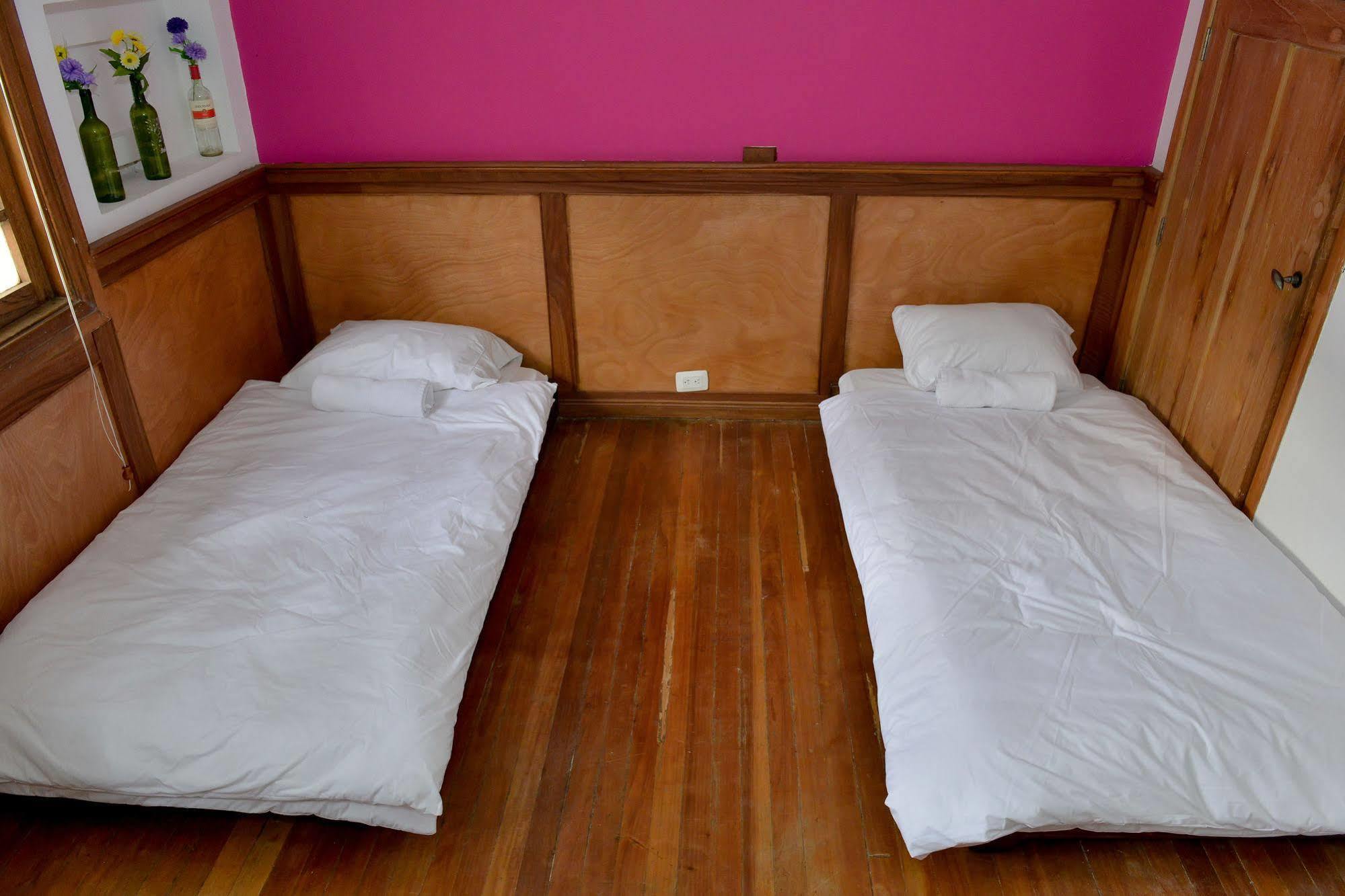 Mi Llave Hostels Богота Екстер'єр фото