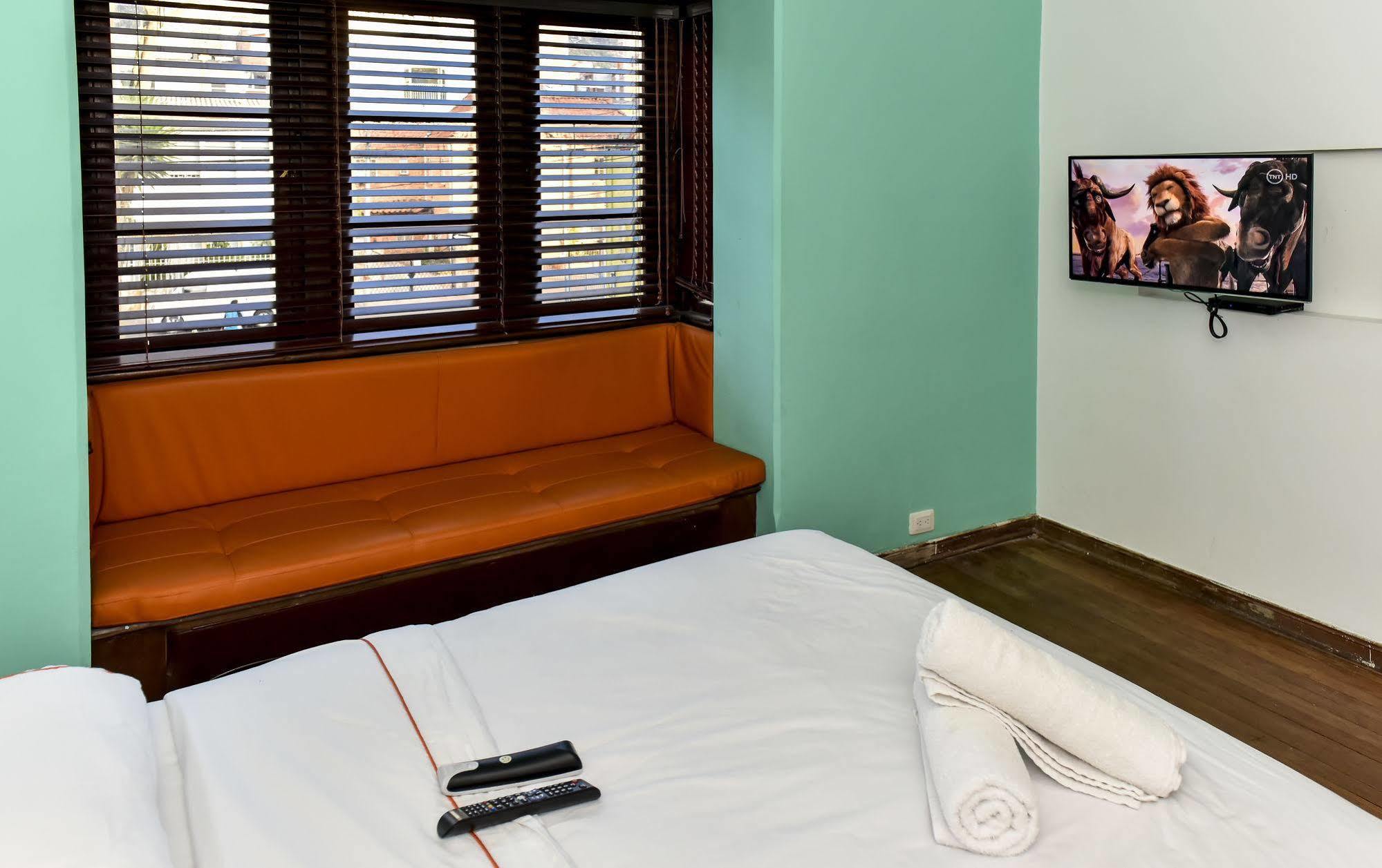 Mi Llave Hostels Богота Екстер'єр фото