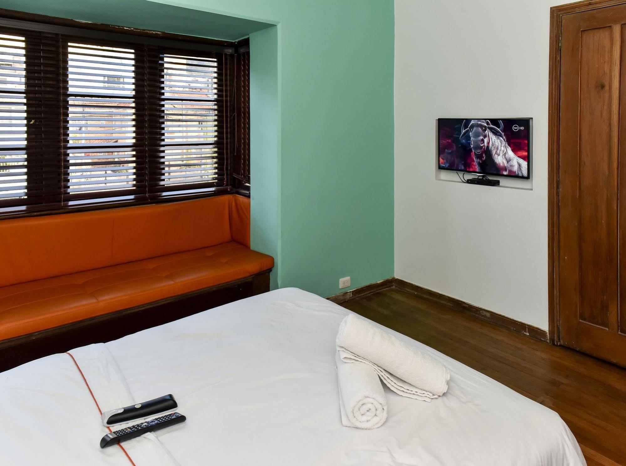 Mi Llave Hostels Богота Екстер'єр фото