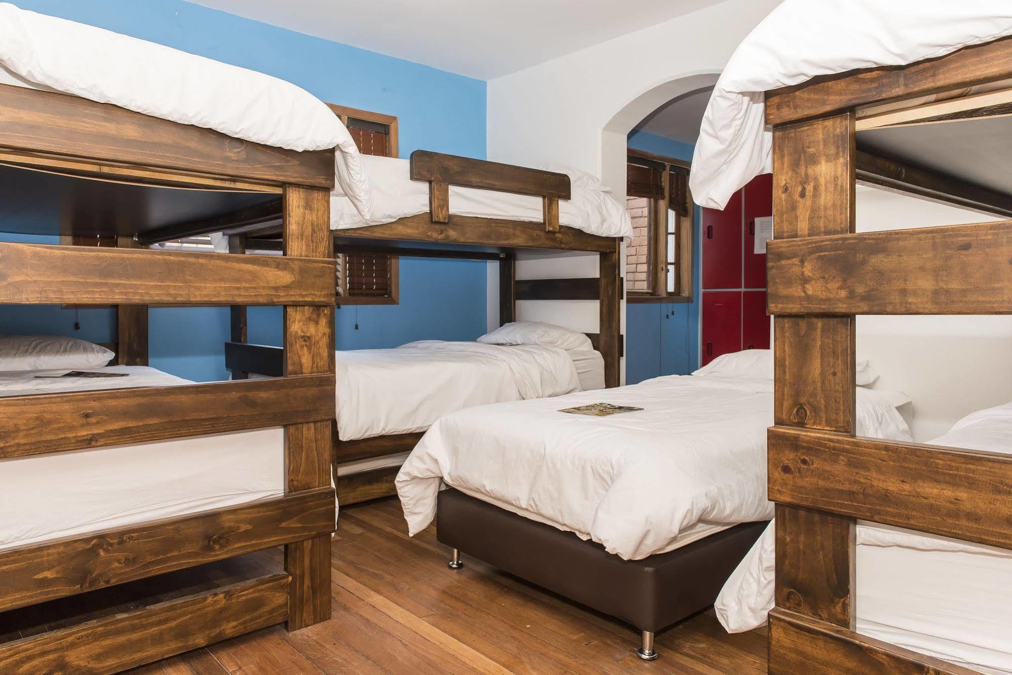 Mi Llave Hostels Богота Екстер'єр фото
