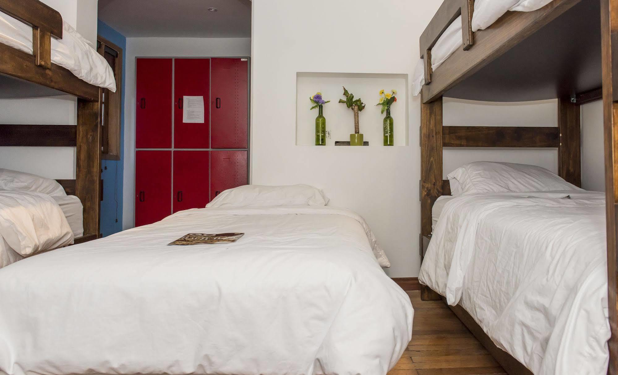 Mi Llave Hostels Богота Екстер'єр фото